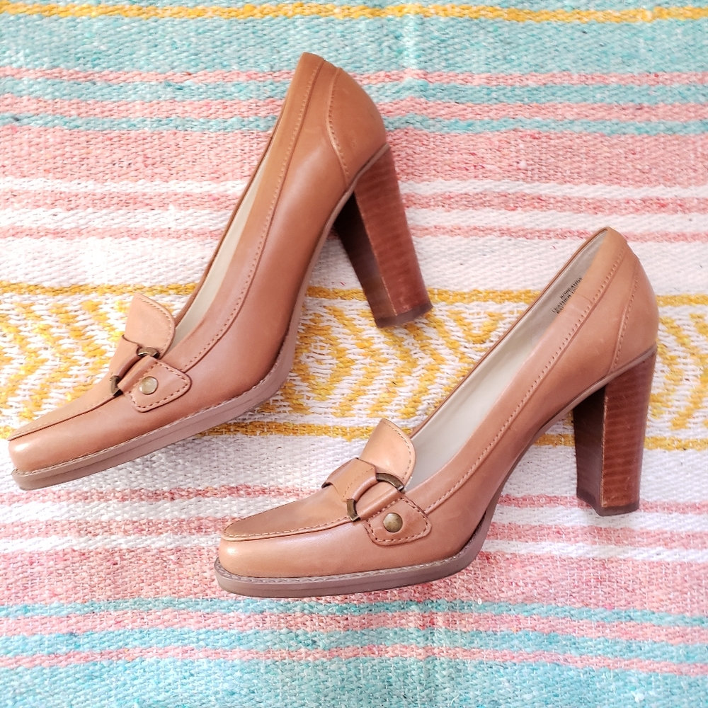 Bandolino Tan Leather Heeled Loafers